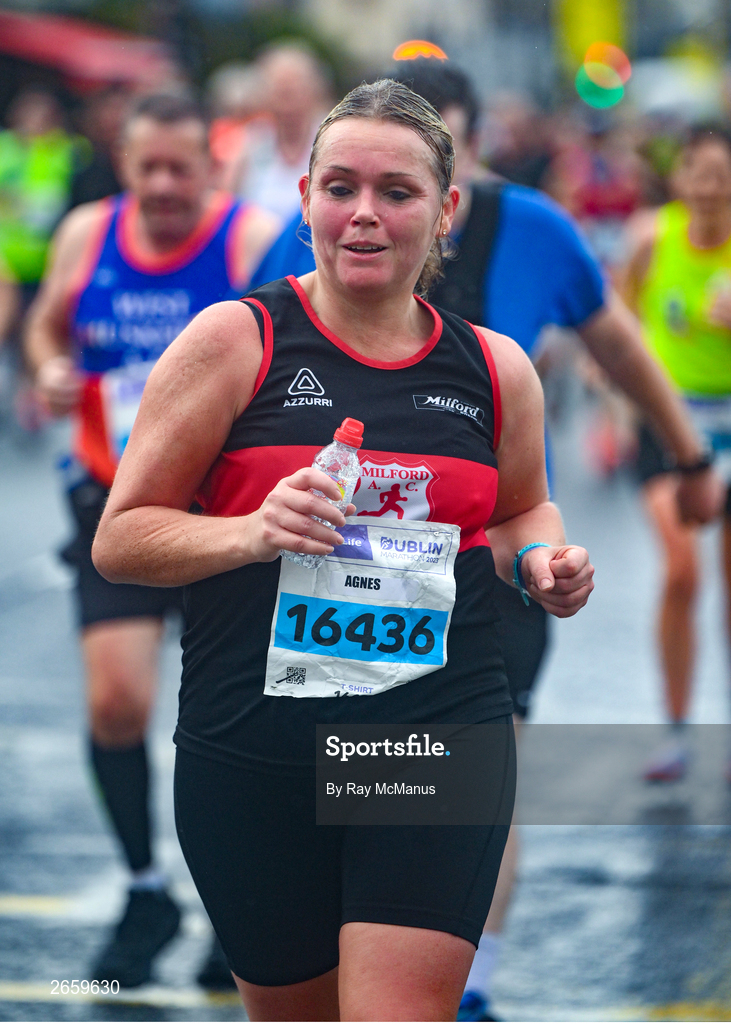 29 October 2023; Agnes Ryan from Donegal during the 2023 Irish Life Dublin Marathon. Thousands of runners took to the Fitzwilliam Square start line, to participate in the 42nd running of the Dublin Marathon. Photo by Ray McManus/Sportsfile