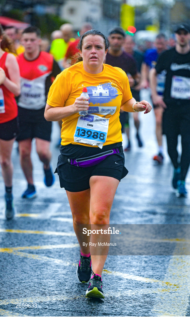 29 October 2023; Ciara Curran from Dublin during the 2023 Irish Life Dublin Marathon. Thousands of runners took to the Fitzwilliam Square start line, to participate in the 42nd running of the Dublin Marathon. Photo by Ray McManus/Sportsfile