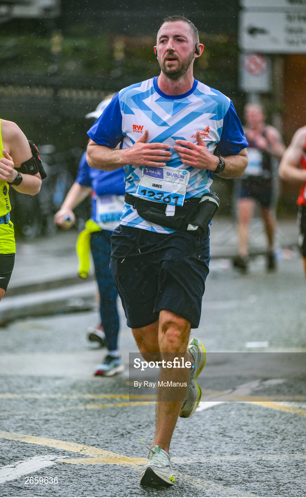 29 October 2023; James Treacy from Dublin during the 2023 Irish Life Dublin Marathon. Thousands of runners took to the Fitzwilliam Square start line, to participate in the 42nd running of the Dublin Marathon. Photo by Ray McManus/Sportsfile