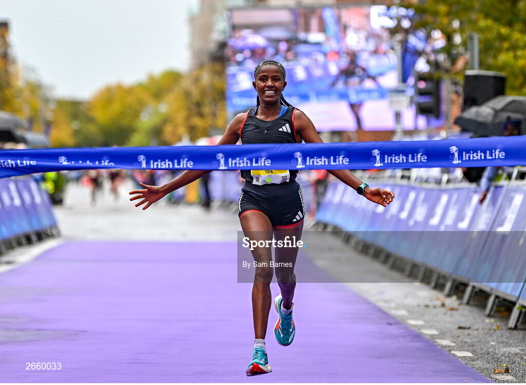 29 October 2023; Amente Sorome Negash celebrates winning the women's event during the 2023 Irish Life Dublin Marathon. Thousands of runners took to the Fitzwilliam Square start line, to participate in the 42nd running of the Dublin Marathon. Photo by Sam Barnes/Sportsfile