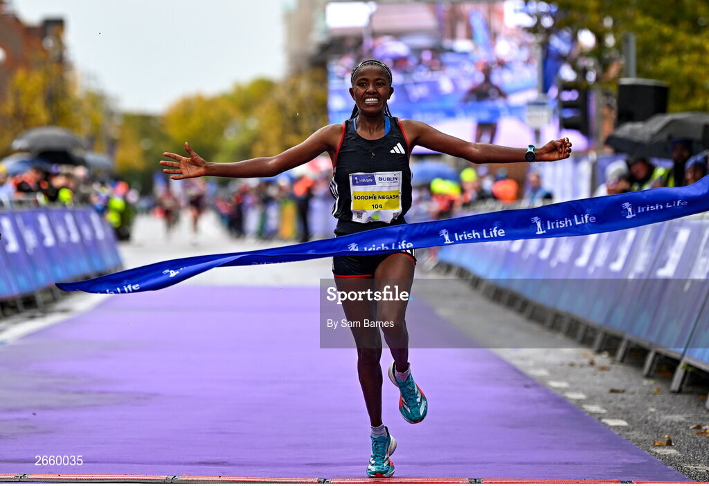 29 October 2023; Amente Sorome Negash celebrates winning the women's event during the 2023 Irish Life Dublin Marathon. Thousands of runners took to the Fitzwilliam Square start line, to participate in the 42nd running of the Dublin Marathon. Photo by Sam Barnes/Sportsfile