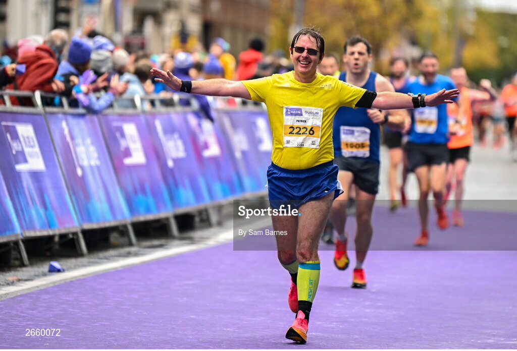29 October 2023; Patrick Daly from Dublin 5, running in the 2023 Irish Life Dublin Marathon. Thousands of runners took to the Fitzwilliam Square start line, to participate in the 42nd running of the Dublin Marathon. Photo by Sam Barnes/Sportsfile