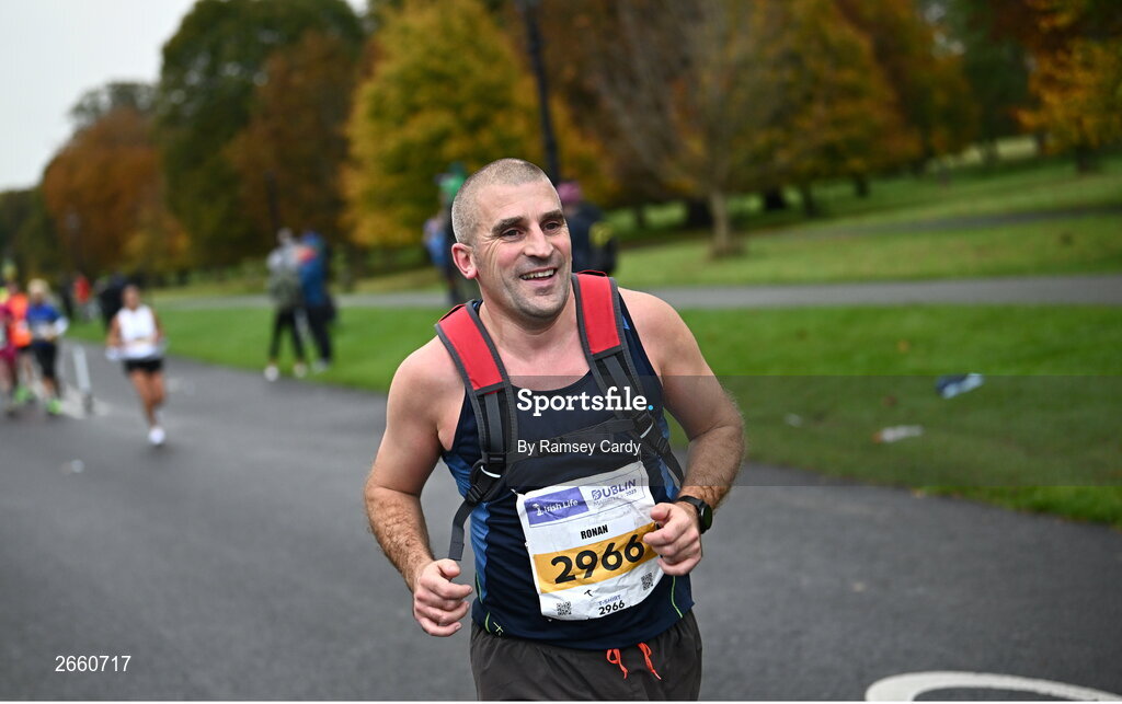 29 October 2023; Ronan Donnelly from Cavan during the 2023 Irish Life Dublin Marathon. Thousands of runners took to the Fitzwilliam Square start line, to participate in the 42nd running of the Dublin Marathon. Photo by Ramsey Cardy/Sportsfile