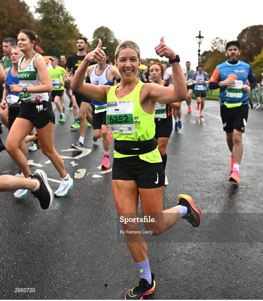 29 October 2023; Jenni Connell during the 2023 Irish Life Dublin Marathon. Thousands of runners took to the Fitzwilliam Square start line, to participate in the 42nd running of the Dublin Marathon. Photo by Ramsey Cardy/Sportsfile
