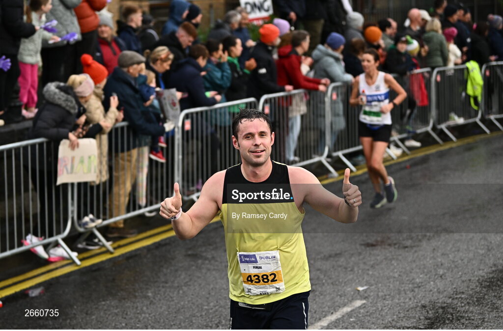 29 October 2023; Fergal Lavery from Clare during the 2023 Irish Life Dublin Marathon. Thousands of runners took to the Fitzwilliam Square start line, to participate in the 42nd running of the Dublin Marathon. Photo by Ramsey Cardy/Sportsfile