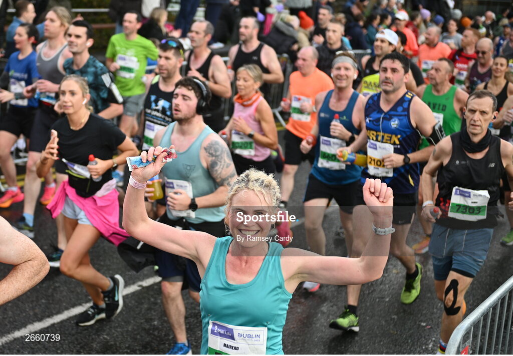 29 October 2023; Mairead Finucane from Dublin during the 2023 Irish Life Dublin Marathon. Thousands of runners took to the Fitzwilliam Square start line, to participate in the 42nd running of the Dublin Marathon. Photo by Ramsey Cardy/Sportsfile
