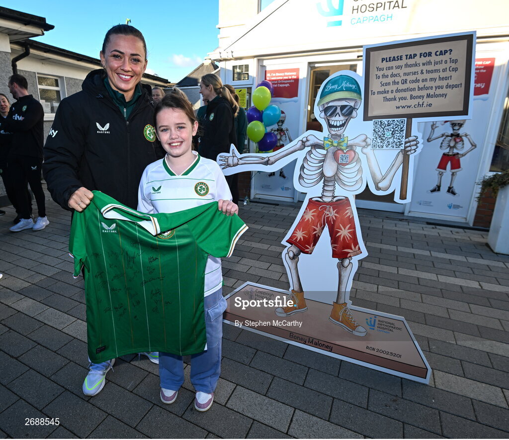 27 Novmeber 2023; Republic of Ireland's Katie McCabe with Isabelle Forrester during a visit to Cappagh Kids and The National Orthopaedic Hospital Cappagh in Dublin to launch the Cappagh Hospital Foundation Christmas Appeal and their fundraising ambassador Boney Maloney. Photo by Stephen McCarthy/Sportsfile