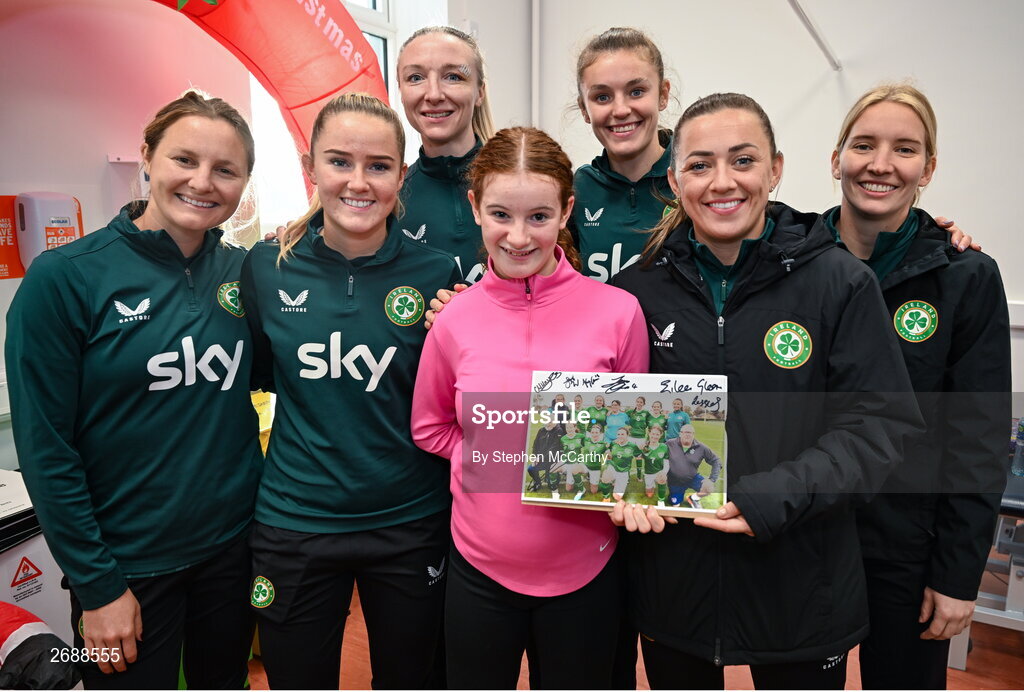 27 Novmeber 2023; Republic of Ireland players, from left, Kyra Carusa, Erin McLaughlin, Louise Quinn, Caitlin Hayes, Katie McCabe and goalkeeper Sophie Whitehouse with Elsie Friel, from Drumkeen, Donegal, a member of the Ireland women's CP team, during a visit to Cappagh Kids and The National Orthopaedic Hospital Cappagh in Dublin to launch the Cappagh Hospital Foundation Christmas Appeal and their fundraising ambassador Boney Maloney. Photo by Stephen McCarthy/Sportsfile