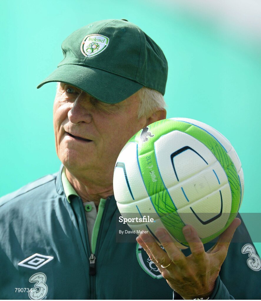 8 September 2013; Republic of Ireland manager Giovanni Trapattoni during squad training ahead of their 2014 FIFA World Cup Qualifier Group C game against Austria on Tuesday. Republic of Ireland Squad Training, Gannon Park, Malahide, Co. Dublin. Picture credit: David Maher / SPORTSFILE