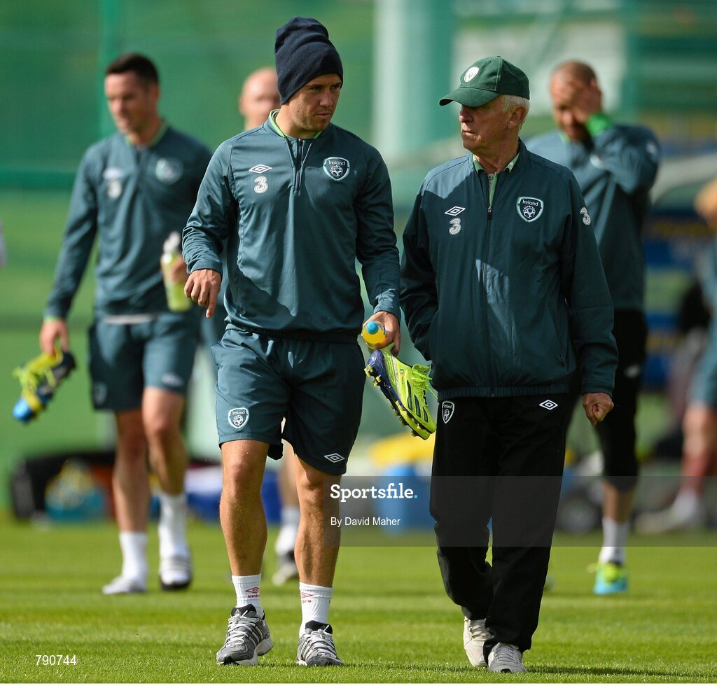 8 September 2013; Republic of Ireland manager Giovanni Trapattoni with Simon Cox during squad training ahead of their 2014 FIFA World Cup Qualifier Group C game against Austria on Tuesday. Republic of Ireland Squad Training, Gannon Park, Malahide, Co. Dublin. Picture credit: David Maher / SPORTSFILE
