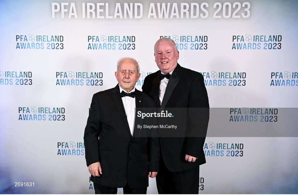 2 December 2023; Former Republic of Ireland kit manager Charlie O'Leary, left, and son John during the PFA Ireland Awards 2023 at Anantara The Marker Dublin Hotel in Dublin. Photo by Stephen McCarthy/Sportsfile
