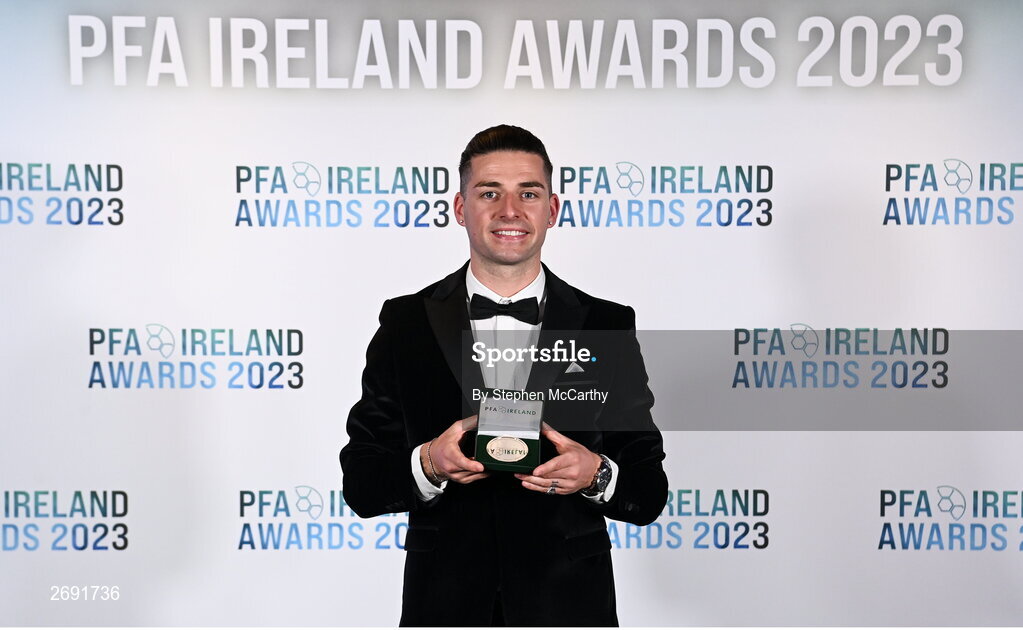2 December 2023; Ruairí Keating with his PFA Ireland Men’s Premier Division Team of the Year 2023 medal during the PFA Ireland Awards 2023 at Anantara The Marker Dublin Hotel in Dublin. Photo by Stephen McCarthy/Sportsfile