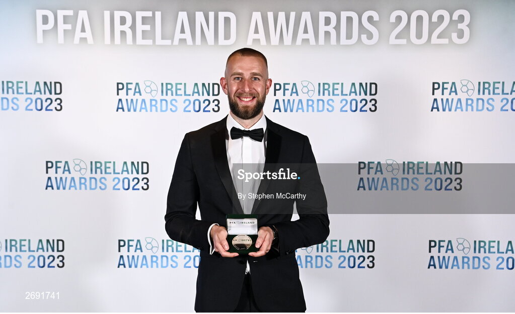 2 December 2023; Conor Kearns of Shelbourne with his PFA Ireland Men’s Premier Division Team of the Year 2023 medal during the PFA Ireland Awards 2023 at Anantara The Marker Dublin Hotel in Dublin. Photo by Stephen McCarthy/Sportsfile