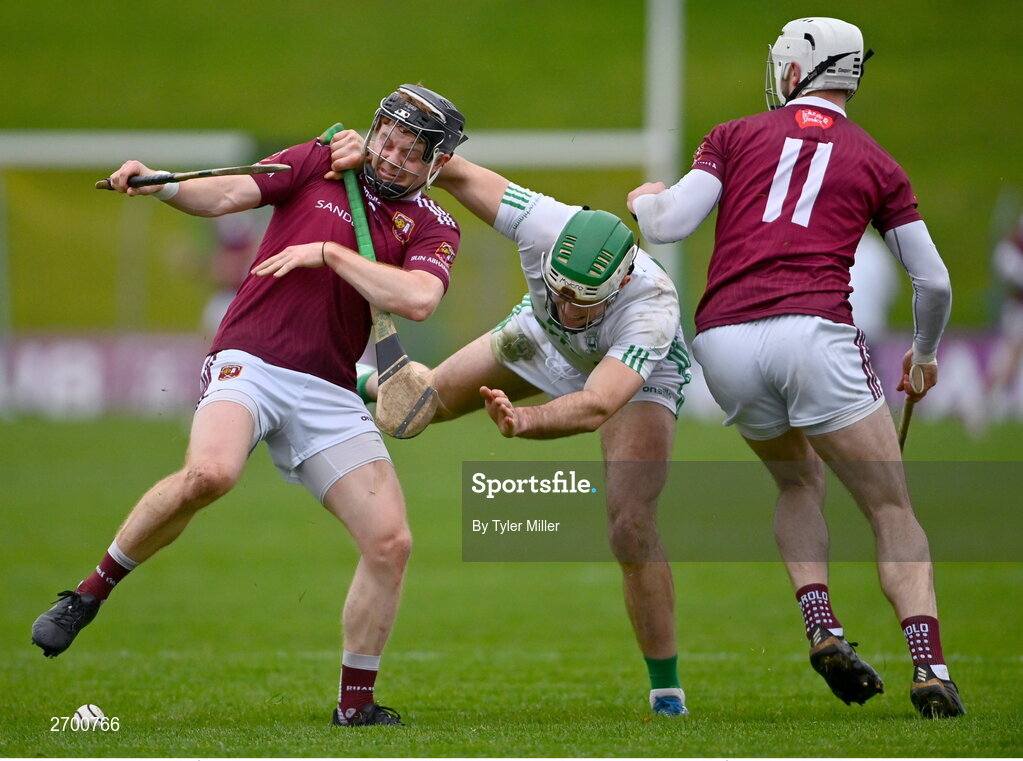 17 December 2023; Fergus McCambridge of Ruairí Óg Cushendall in action against Paddy Deegan of O’Loughlin Gaels during the AIB GAA Hurling All-Ireland Club Championship semi-final match between O'Loughlin Gaels, Kilkenny, and Ruairí Óg Cushendall, Antrim, at Páirc Tailteann in Navan, Meath. Photo by Tyler Miller/Sportsfile
