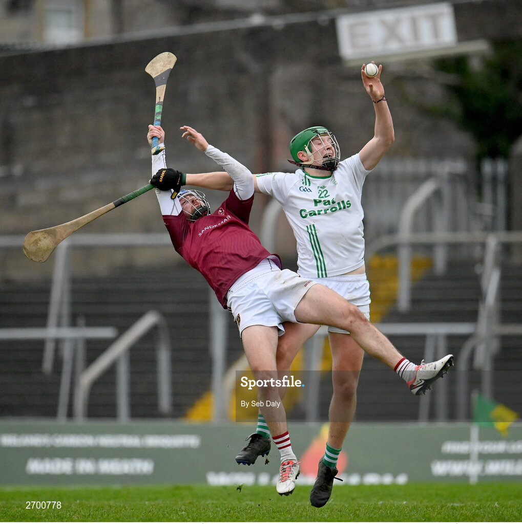 17 December 2023; Luke Hogan of O’Loughlin Gaels in action against Liam Gillan of Ruairí Óg Cushendall during the AIB GAA Hurling All-Ireland Club Championship semi-final match between O'Loughlin Gaels, Kilkenny, and Ruairí Óg Cushendall, Antrim, at Páirc Tailteann in Navan, Meath. Photo by Seb Daly/Sportsfile