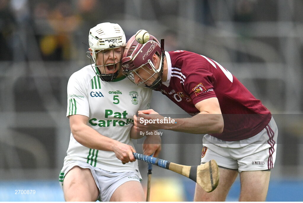 17 December 2023; David Fogarty of O’Loughlin Gaels and Ruairí McCollam of Ruairí Óg Cushendall collide during the AIB GAA Hurling All-Ireland Club Championship semi-final match between O'Loughlin Gaels, Kilkenny, and Ruairí Óg Cushendall, Antrim, at Páirc Tailteann in Navan, Meath. Photo by Seb Daly/Sportsfile