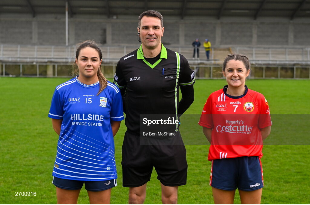 17 December 2023; Referee Ray McBride with team captains Rebecca Kean of Claremorris, left, and Lisa Harte of O'Donovan Rossa before the Currentaccount.ie LGFA All-Ireland Junior Club Championship final match between Claremorris of Mayo and O'Donovan Rossa of Cork at Parnell Park in Dublin. Photo by Ben McShane/Sportsfile