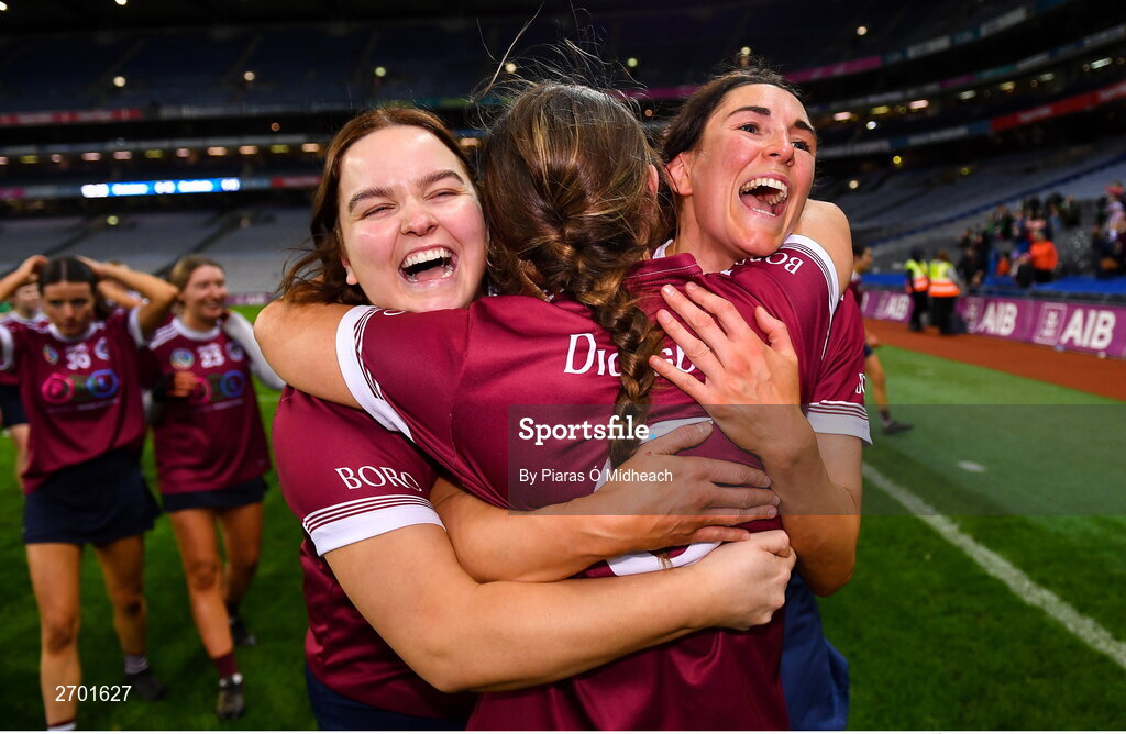 17 December 2023; Dicksboro players from left, Danielle Kenny, Caoimhe Dowling and Lucinda Gahan celebrate after their side's victory in the AIB Camogie All-Ireland Senior Club Championship final match between Dicksboro of Kilkenny and Sarsfields of Galway at Croke Park in Dublin. Photo by Piaras Ó Mídheach/Sportsfile
