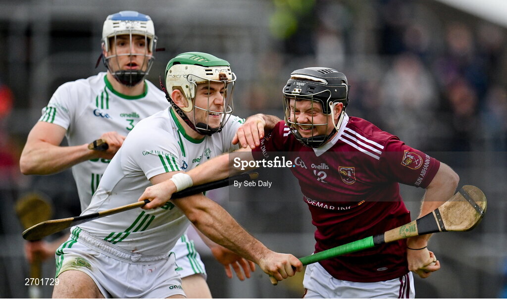 17 December 2023; Fergus McCambridge of Ruairí Óg Cushendall in action against Paddy Deegan of O’Loughlin Gaels during the AIB GAA Hurling All-Ireland Club Championship semi-final match between O'Loughlin Gaels, Kilkenny, and Ruairí Óg Cushendall, Antrim, at Páirc Tailteann in Navan, Meath. Photo by Seb Daly/Sportsfile