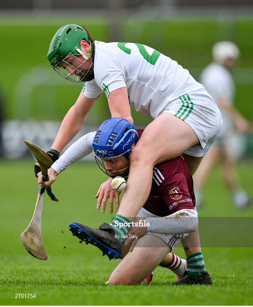 17 December 2023; Liam Gillan of Ruairí Óg Cushendall in action against Luke Hogan of O’Loughlin Gaels during the AIB GAA Hurling All-Ireland Club Championship semi-final match between O'Loughlin Gaels, Kilkenny, and Ruairí Óg Cushendall, Antrim, at Páirc Tailteann in Navan, Meath. Photo by Seb Daly/Sportsfile