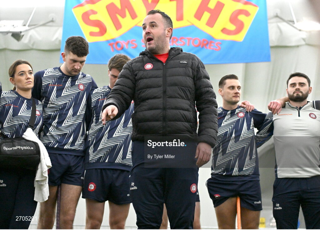4 January 2024; New York manager Richie Hartnett talks to his side in a huddle after their victory in the Connacht Hurling League semi-final match between Galway and New York at University of Galway Connacht GAA AirDome in Bekan, Mayo. Photo by Tyler Miller/Sportsfile