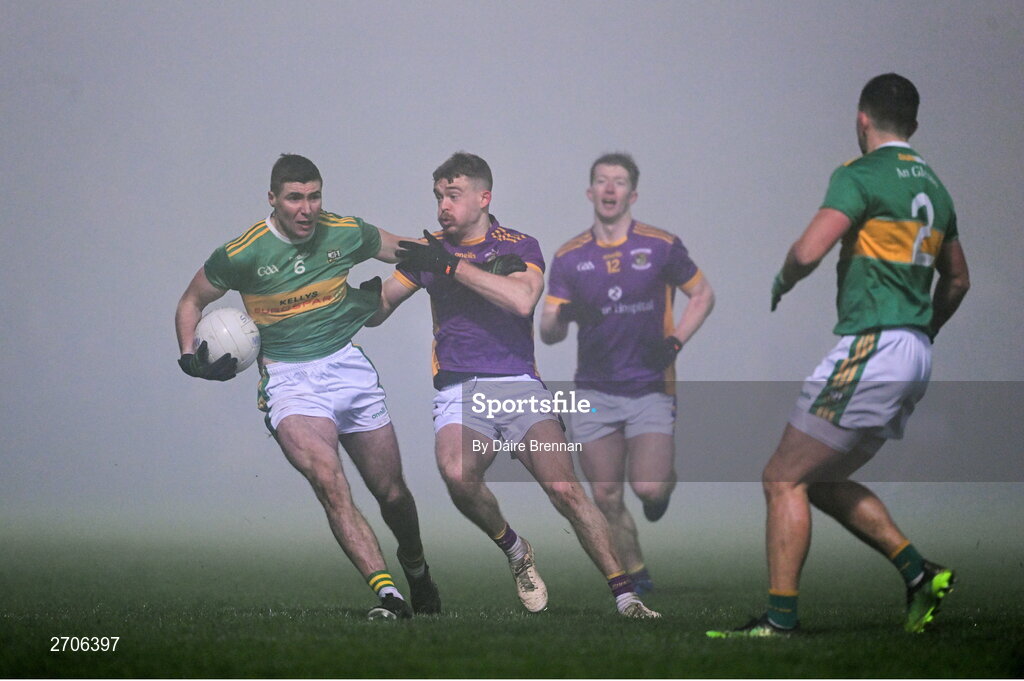 7 January 2024; Ciarán McFaul of Glen in action against Cian O'Connor of Kilmacud Crokes during the AIB GAA Football All-Ireland Senior Club Championship semi-final match between Kilmacud Crokes of Dublin, and Glen of Derry, at Páirc Esler in Newry, Down. Photo by Daire Brennan/Sportsfile
