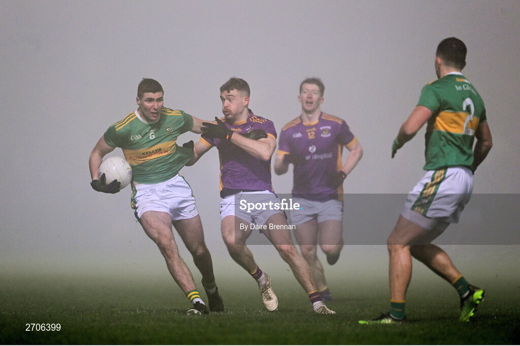 7 January 2024; Ciarán McFaul of Glen in action against Cian O'Connor of Kilmacud Crokes during the AIB GAA Football All-Ireland Senior Club Championship semi-final match between Kilmacud Crokes of Dublin, and Glen of Derry, at Páirc Esler in Newry, Down. Photo by Daire Brennan/Sportsfile