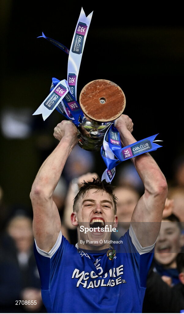 13 January 2024; Thomastown captain Stephen Donnelly lifts the cup after his side's victory in the AIB GAA Hurling All-Ireland Intermediate Club Championship final match between Castlelyons of Cork and Thomastown of Kilkenny at Croke Park in Dublin. Photo by Piaras Ó Mídheach/Sportsfile