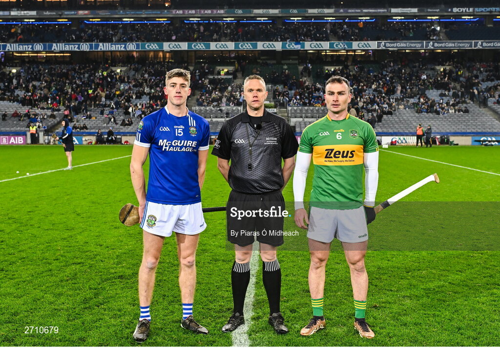 13 January 2024; Referee Michael Kennedy with team captains Stephen Donnelly of Thomastown and Colm Spillane of Castlelyons before the AIB GAA Hurling All-Ireland Intermediate Club Championship final match between Castlelyons of Cork and Thomastown of Kilkenny at Croke Park in Dublin. Photo by Piaras Ó Mídheach/Sportsfile