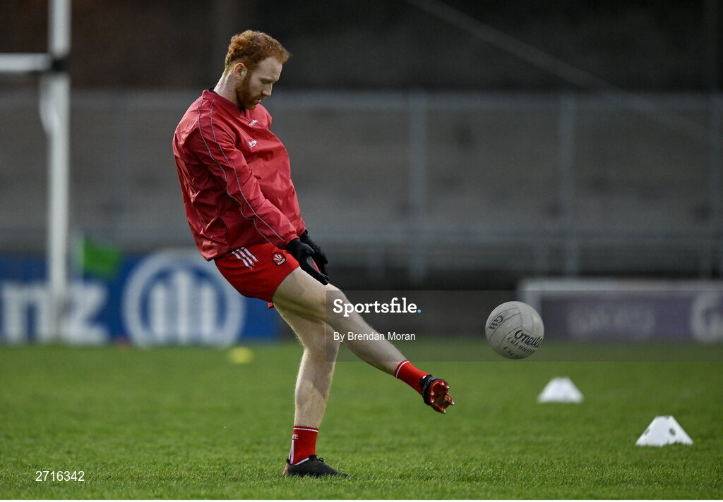27 January 2024; Conor Glass of Derry warms up during the Allianz Football League Division 1 match between Kerry and Derry at Austin Stack Park in Tralee, Kerry. Photo by Brendan Moran/Sportsfile