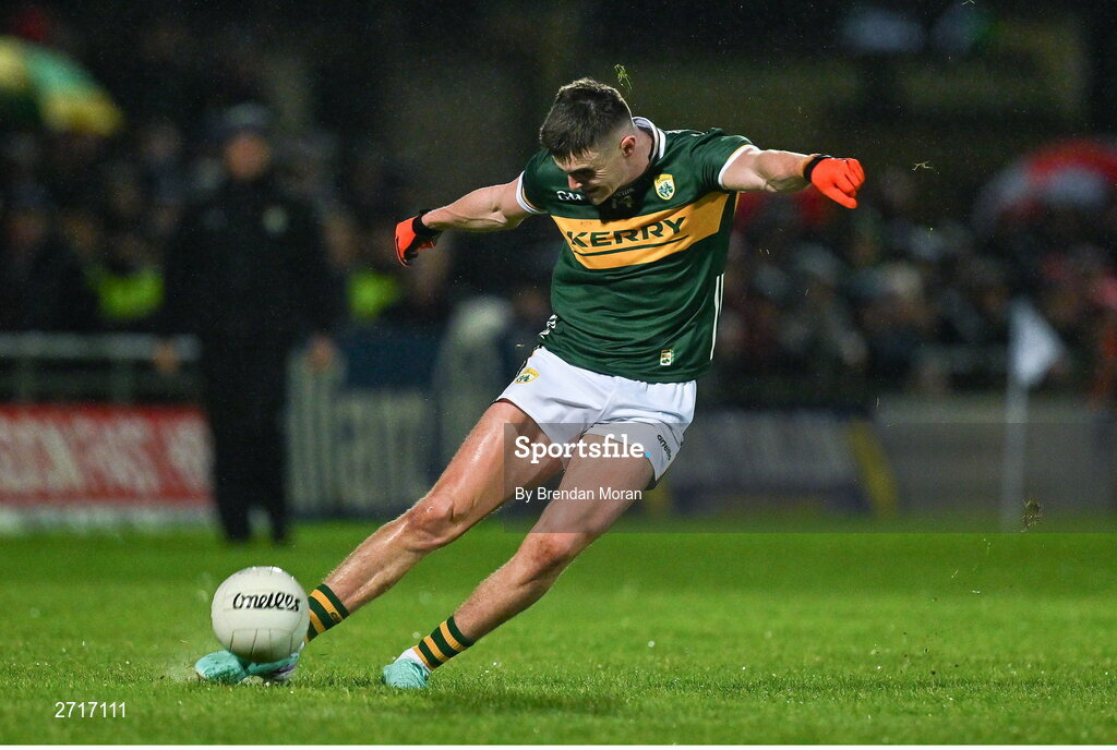 27 January 2024; Sean O'Shea of Kerry takes a free kick during the Allianz Football League Division 1 match between Kerry and Derry at Austin Stack Park in Tralee, Kerry. Photo by Brendan Moran/Sportsfile