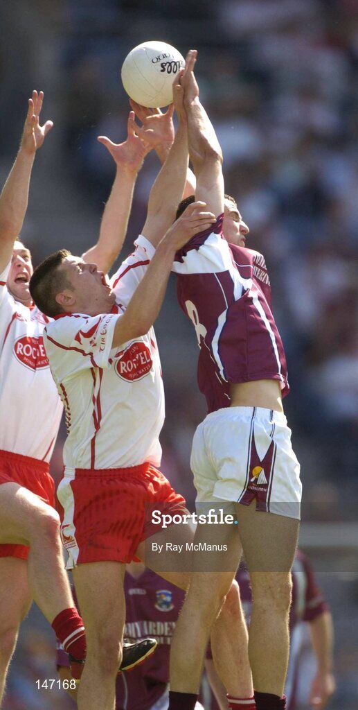 17 July 2004; Sean Cavanagh and Brian Dooher, left, Tyrone, in action against Joe Bergin, Galway. Bank of Ireland Senior Football Championship Qualifier, Round 3, Tyrone v Galway, Croke Park, Dublin. Picture credit; Ray McManus / SPORTSFILE