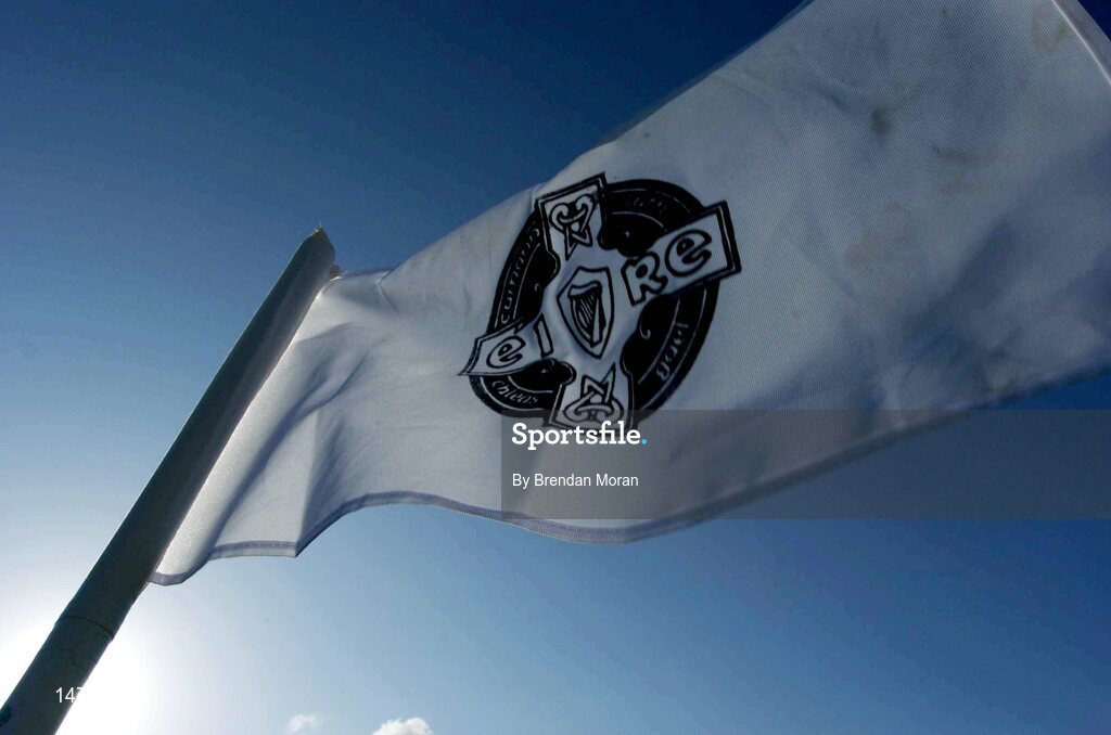 17 July 2004; A sideline flag flutters in the wind on a sunny evening late in the game. Guinness Senior Hurling Championship Qualifier, Round 3, Clare v Offaly, Gaelic Grounds, Limerick. Picture credit; Brendan Moran / SPORTSFILE