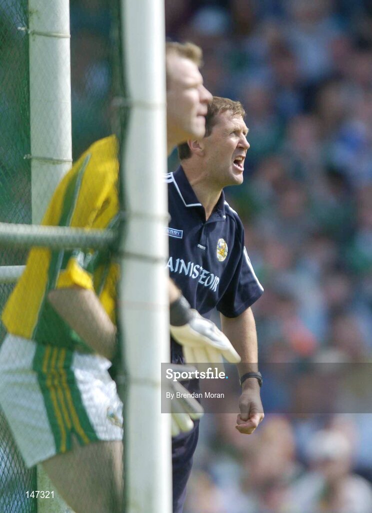 18 July 2004; Kerry manager Jack O'Connor issues instructions to his players as his goalkeeper keeps a eye on the play. Bank of Ireland Munster Senior Football Championship Final Replay, Kerry v Limerick, Fitzgerald Stadium, Killarney, Co. Kerry. Picture credit; Brendan Moran / SPORTSFILE