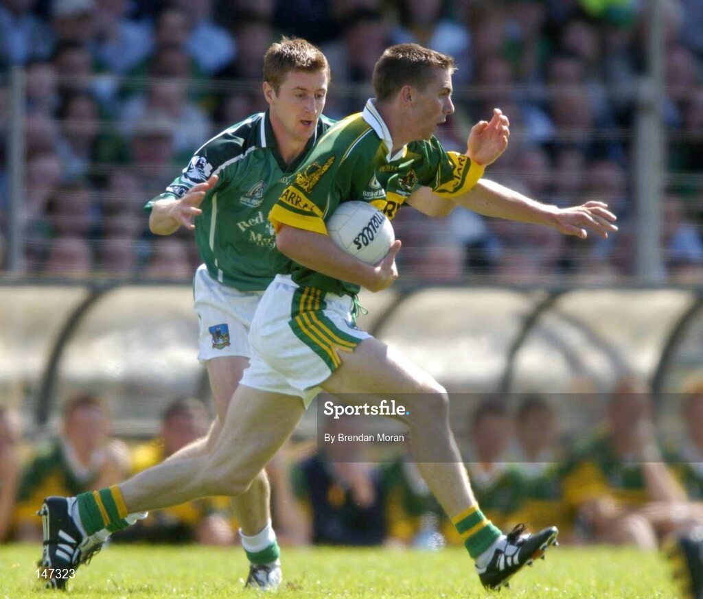 18 July 2004; Marc O'Se, Kerry, in action against Eoin Keating, Limerick. Bank of Ireland Munster Senior Football Championship Final Replay, Kerry v Limerick, Fitzgerald Stadium, Killarney, Co. Kerry. Picture credit; Brendan Moran / SPORTSFILE