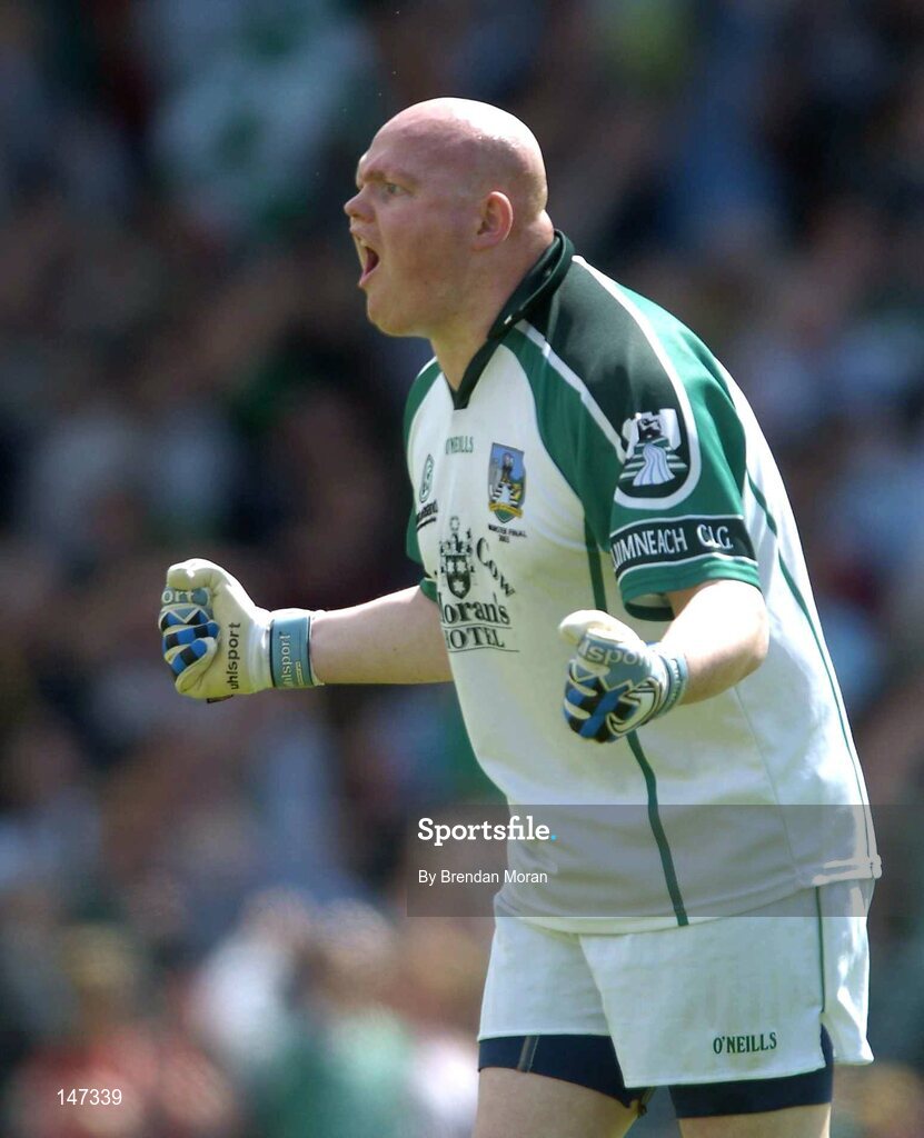 18 July 2004; Limerick goalkeeper Seamus O'Donnell celebrates a goal by his team-mate Stephen Kelly in the first minute of the game. Bank of Ireland Munster Senior Football Championship Final Replay, Kerry v Limerick, Fitzgerald Stadium, Killarney, Co. Kerry. Picture credit; Brendan Moran / SPORTSFILE