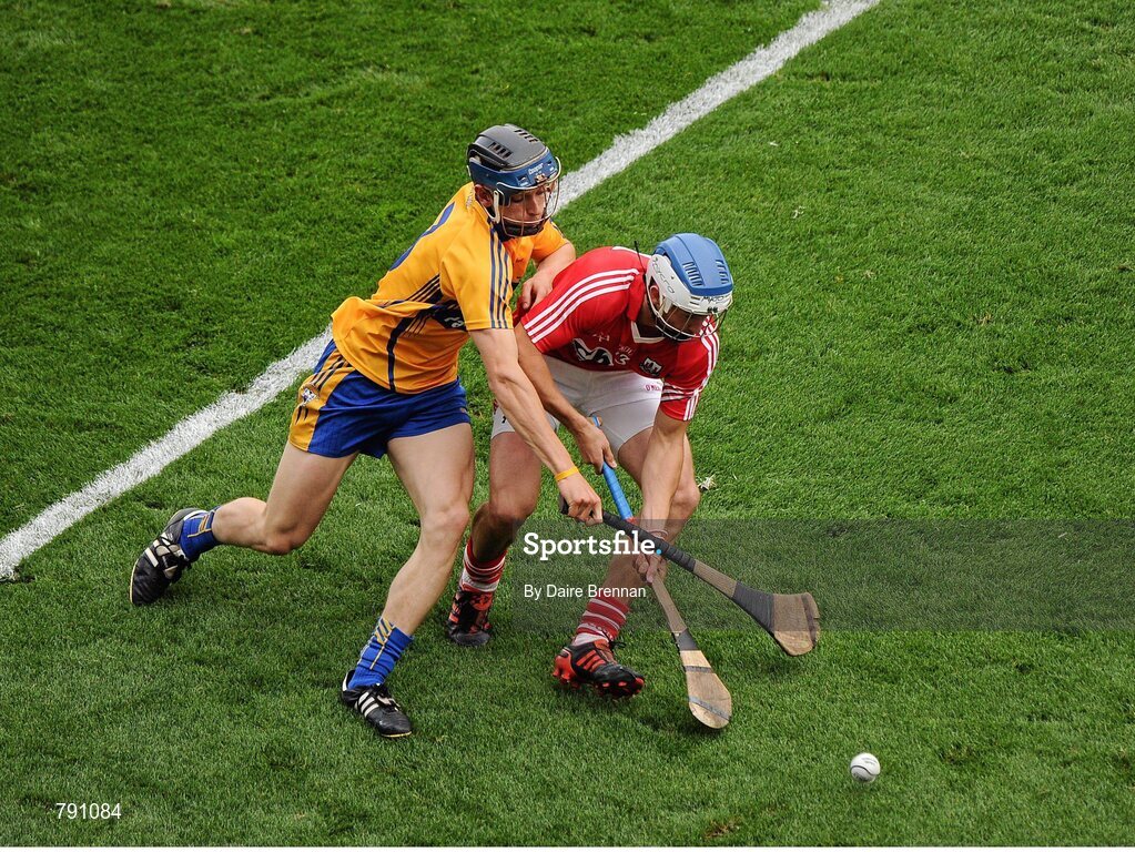 8 September 2013; Luke O'Farrell, Cork, in action against David McInerney, Clare. GAA Hurling All-Ireland Senior Championship Final, Cork v Clare, Croke Park, Dublin. Picture credit: Dáire Brennan / SPORTSFILE