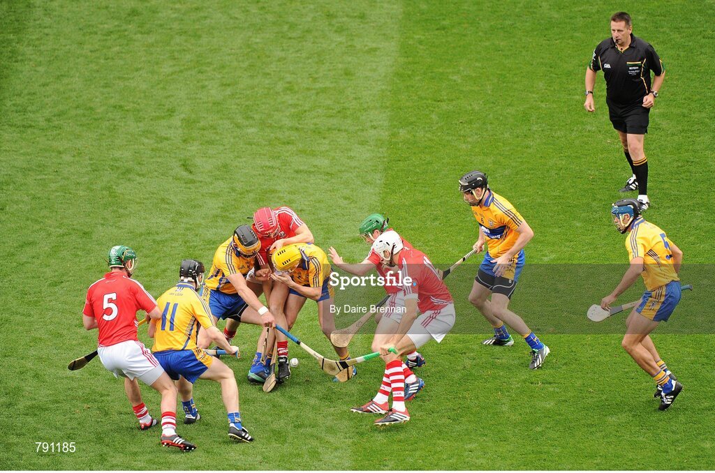 8 September 2013; Cork players, left to right, Brian Murphy, Lorcán McLoughlin, Daniel Kearney, and Pa Cronin, Cork, in action against Clare players, left to right, Tony Kelly, John Conlon, Colm Galvin, Patrick Donnellan and Brendan Bugler, just after referee Brian Gavin threw the ball in. GAA Hurling All-Ireland Senior Championship Final, Cork v Clare, Croke Park, Dublin. Picture credit: Dáire Brennan / SPORTSFILE