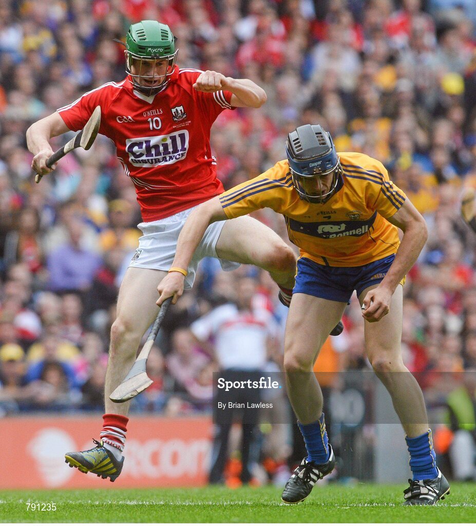 8 September 2013; David McInerney, Clare, in action against Seamus Harnedy, Cork. GAA Hurling All-Ireland Senior Championship Final, Cork v Clare, Croke Park, Dublin. Picture credit: Brian Lawless / SPORTSFILE