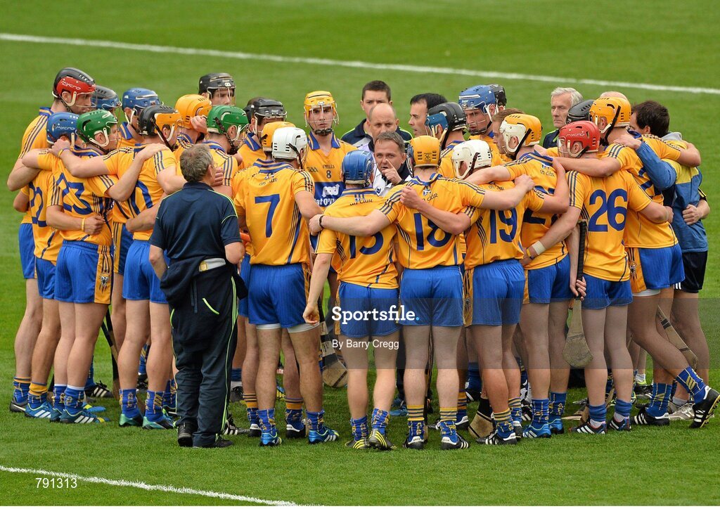 8 September 2013; Clare manager Davy Fitzgeald gives his players a team talk before the game. GAA Hurling All-Ireland Senior Championship Final, Cork v Clare, Croke Park, Dublin. Picture credit: Barry Cregg / SPORTSFILE