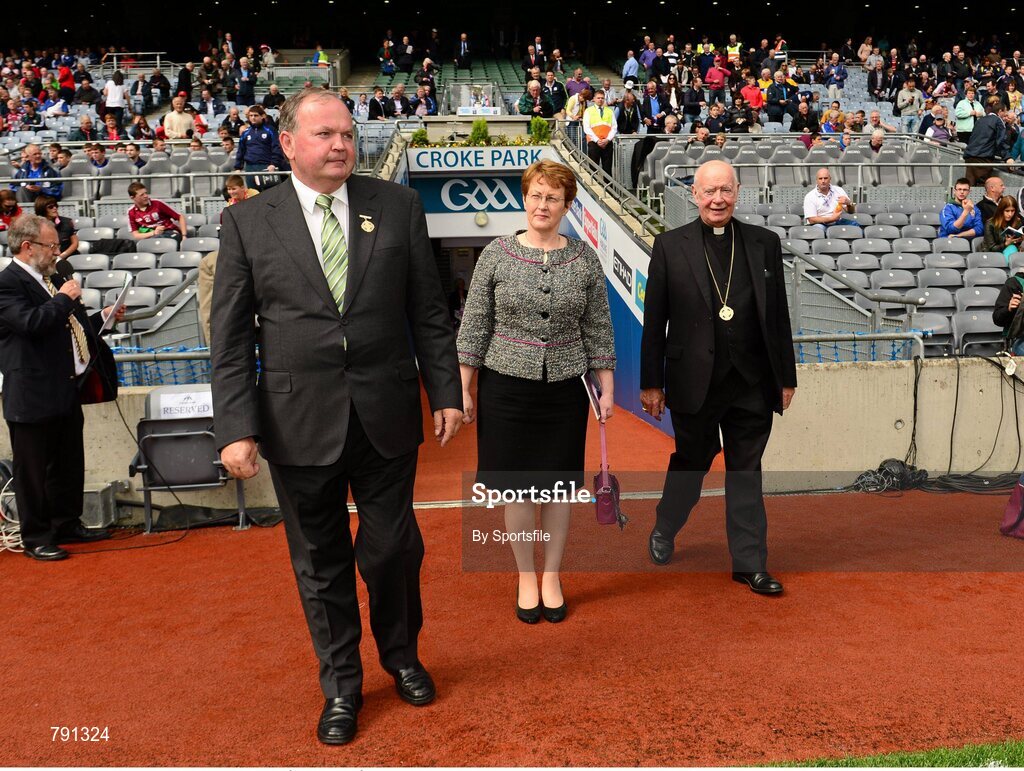 8 September 2013; Uachtarán Chumann Lúthchleas Gael Liam Ó Néill, and his wife Áine, with Archbishop of Cashel & Emly, Dermot Clifford. GAA Hurling All-Ireland Senior Championship Final, Cork v Clare, Croke Park, Dublin. Photo by Sportsfile