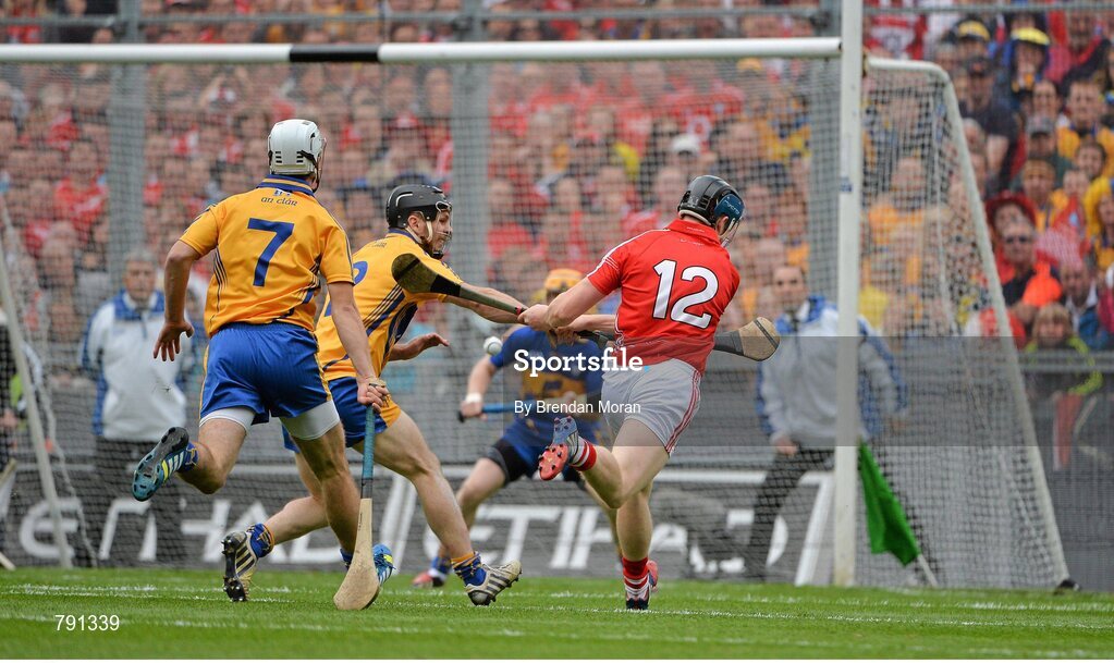 8 September 2013; Conor Lehane, Cork, shoots past Clare goalkeeper Patrick Kelly for his side's first goal. GAA Hurling All-Ireland Senior Championship Final, Cork v Clare, Croke Park, Dublin. Picture credit: Brendan Moran / SPORTSFILE