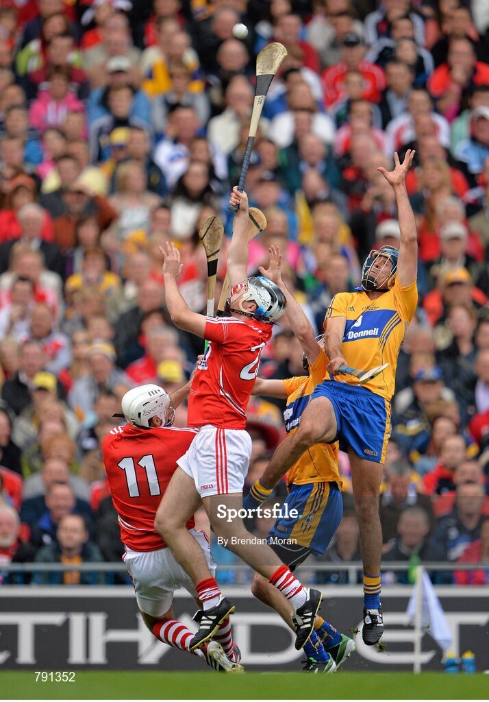8 September 2013; Pa Cronin, 11, and Cian McCarthy, Cork, contest a dropping ball with Brendan Bugler, right, and Patrick Donnellan, Clare. GAA Hurling All-Ireland Senior Championship Final, Cork v Clare, Croke Park, Dublin. Picture credit: Brendan Moran / SPORTSFILE