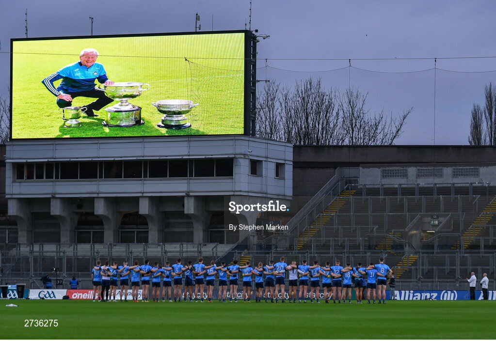 17 February 2024; The Dublin team observe a minutes silence in memory of the late Dublin selector Shane O'Hanlon before the Allianz Football League Division 1 match between Dublin and Roscommon at Croke Park in Dublin. Photo by Stephen Marken/Sportsfile