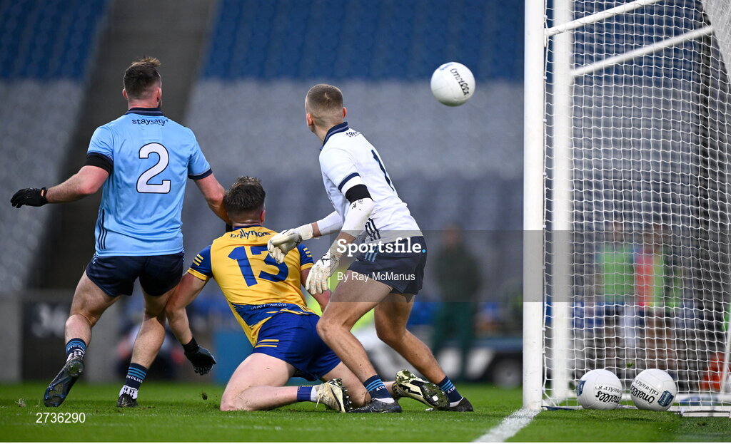 17 February 2024; Séan MacMahon and Dublin goalkeeper David O'Hanlon watch as Dáire Cregg of Roscommon's 'shot' heads to the back of the net, only to be disallowed, during the Allianz Football League Division 1 match between Dublin and Roscommon at Croke Park in Dublin. Photo by Ray McManus/Sportsfile
