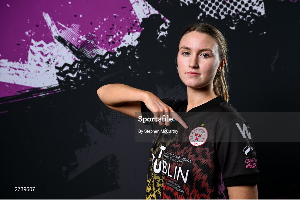21 February 2024; Goalkeeper Courtney Maguire poses for a portrait during a Shelbourne FC squad portraits at Tolka Park in Dublin. Photo by Stephen McCarthy/Sportsfile
