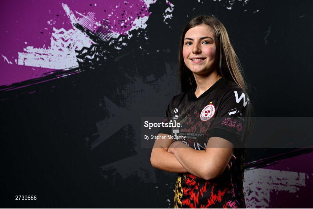 21 February 2024; Goalkeeper Caoimhe Magee poses for a portrait during a Shelbourne FC squad portraits at Tolka Park in Dublin. Photo by Stephen McCarthy/Sportsfile