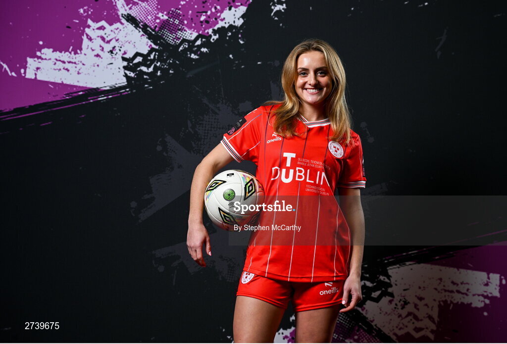 21 February 2024; Maggie Pierce poses for a portrait during a Shelbourne FC squad portraits at Tolka Park in Dublin. Photo by Stephen McCarthy/Sportsfile