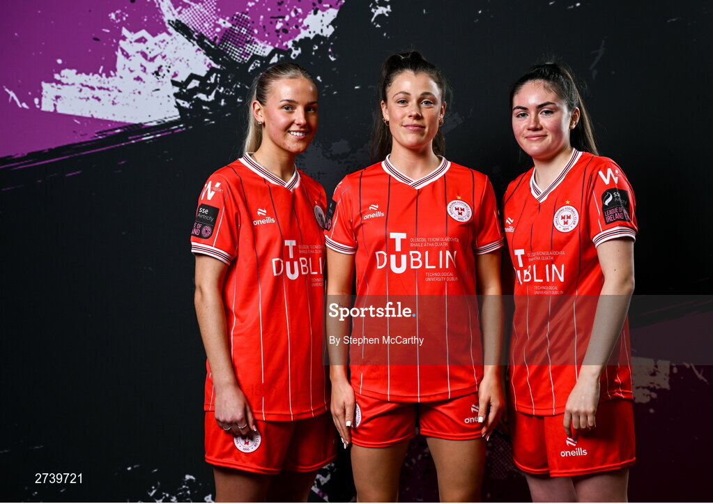 21 February 2024; Players, from left, Nia Hannon, Christie Gray and Katie McCarn during a Shelbourne FC squad portraits at Tolka Park in Dublin. Photo by Stephen McCarthy/Sportsfile
