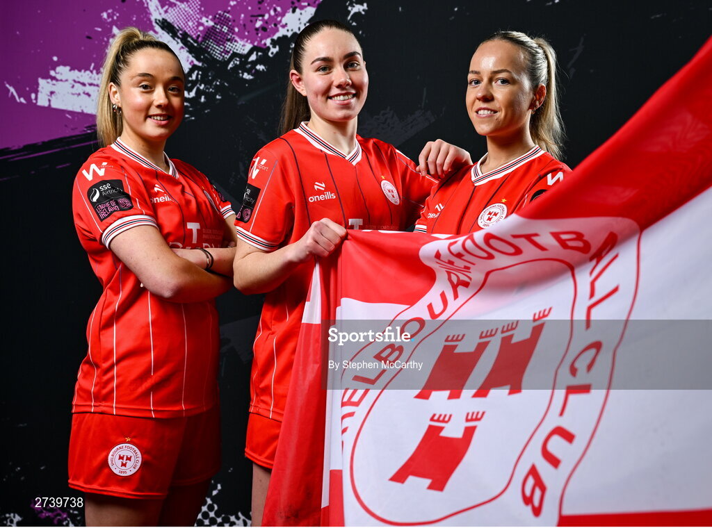 21 February 2024; Players, from left, Nadine Clare, Leah Doyle and Kerri Letmon during a Shelbourne FC squad portraits at Tolka Park in Dublin. Photo by Stephen McCarthy/Sportsfile